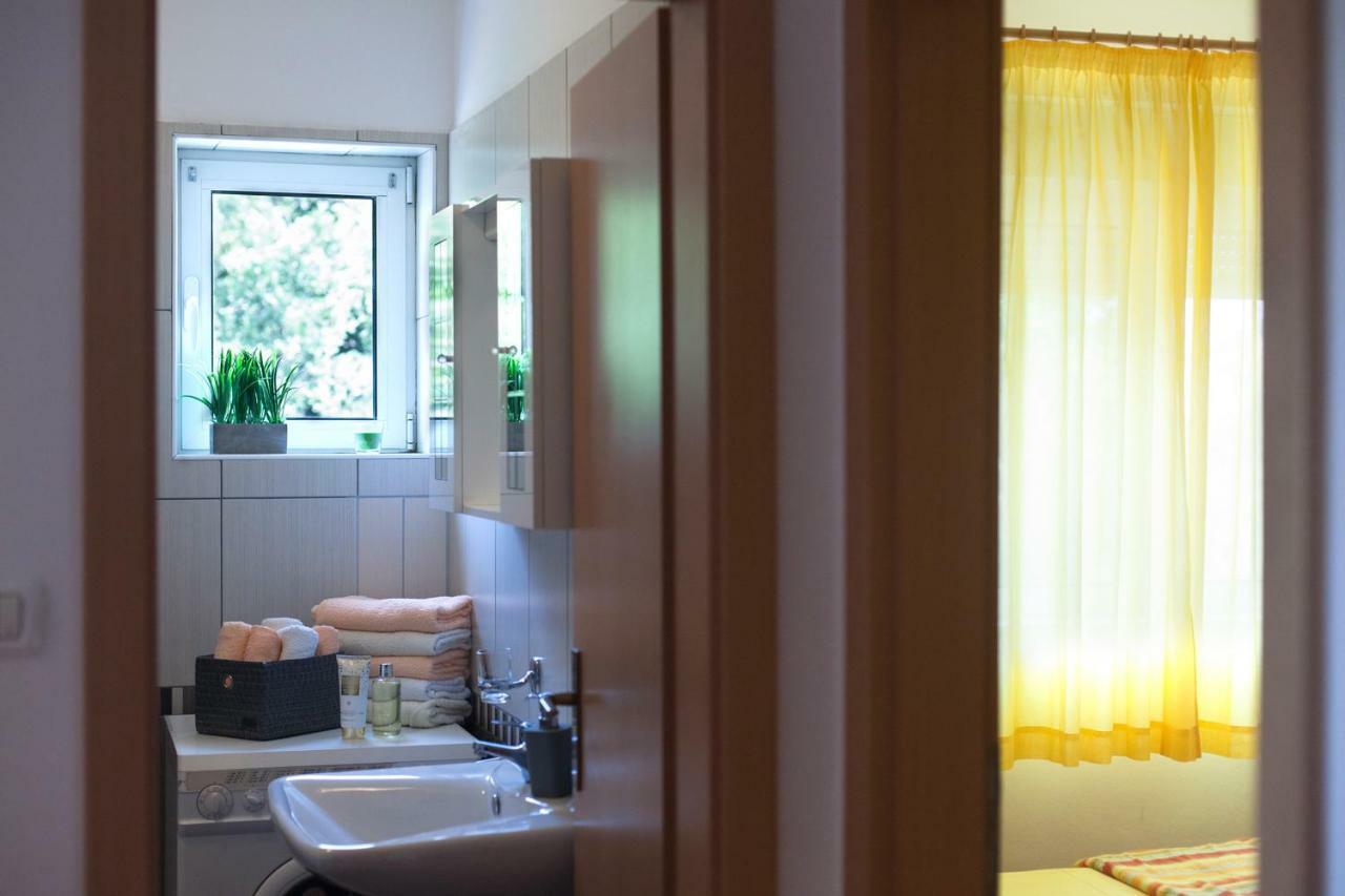 Apartment Helga Лижнян Екстер'єр фото