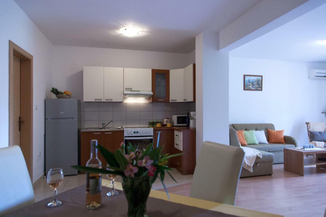 Apartment Helga Лижнян Екстер'єр фото