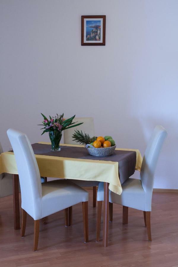 Apartment Helga Лижнян Екстер'єр фото
