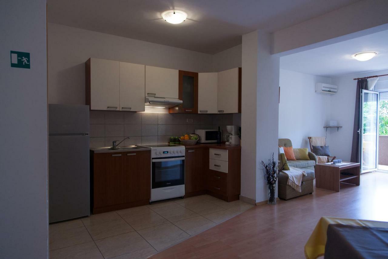 Apartment Helga Лижнян Екстер'єр фото