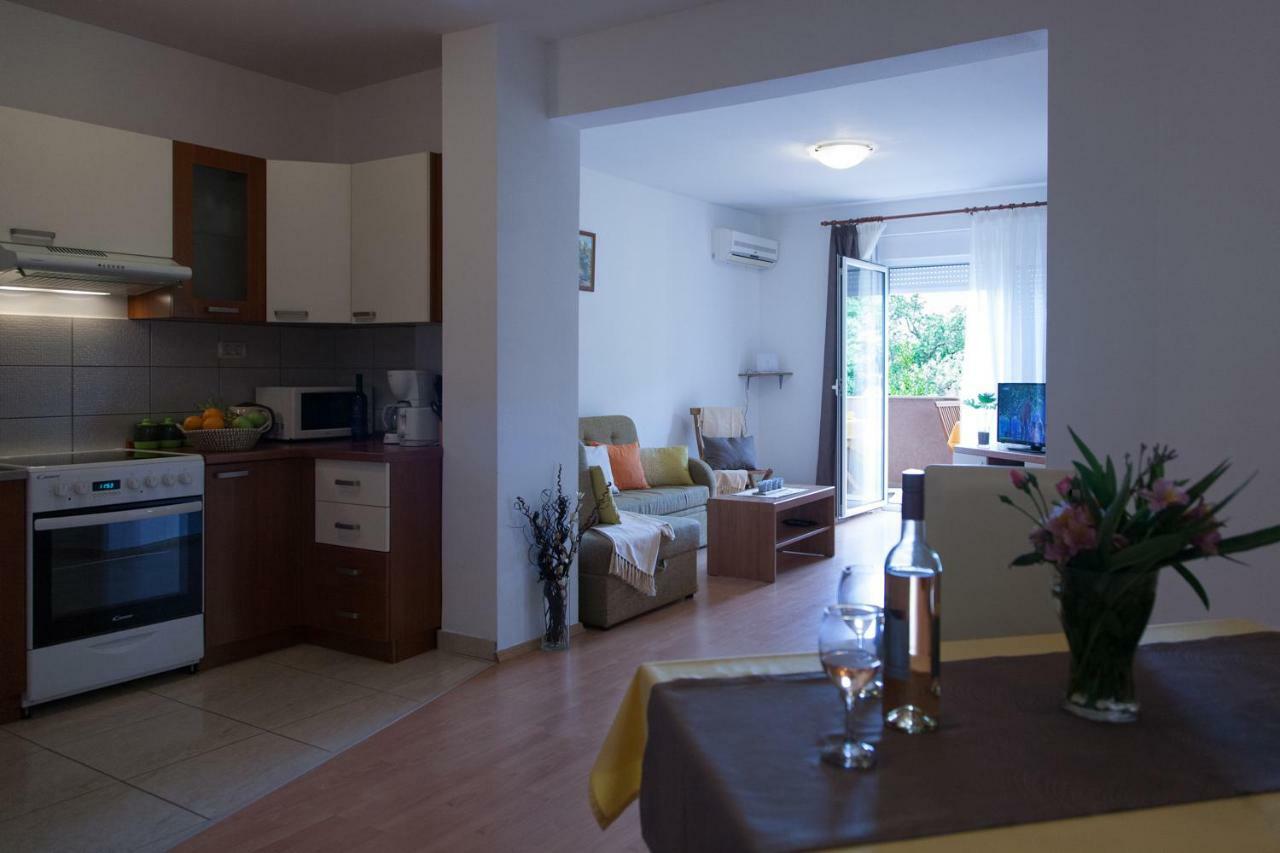 Apartment Helga Лижнян Екстер'єр фото